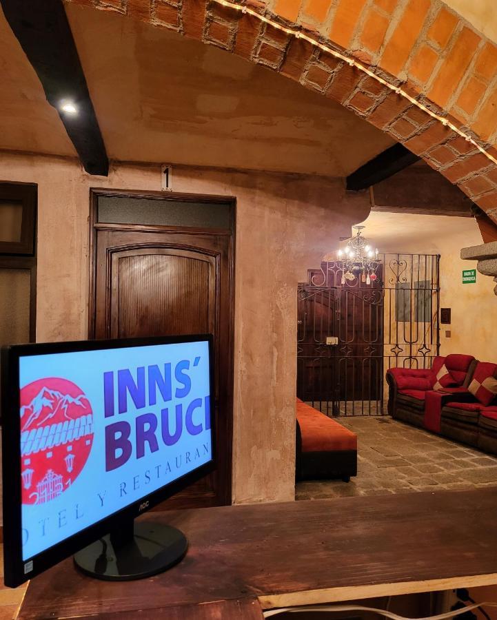 Hotel Y Restaurante Innsbruck アンティグア・グアテマラ エクステリア 写真