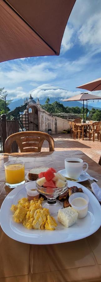 Hotel Y Restaurante Innsbruck アンティグア・グアテマラ エクステリア 写真